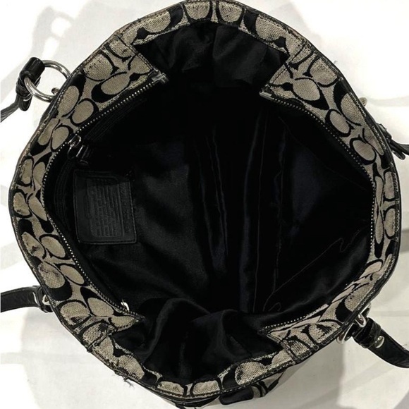 Excellent Coach purse - Picture 3 of 4